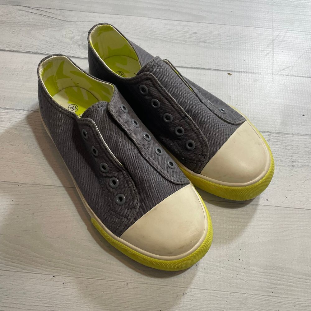Mini boden‎ boys slip on sneaker size 32 US 13.5